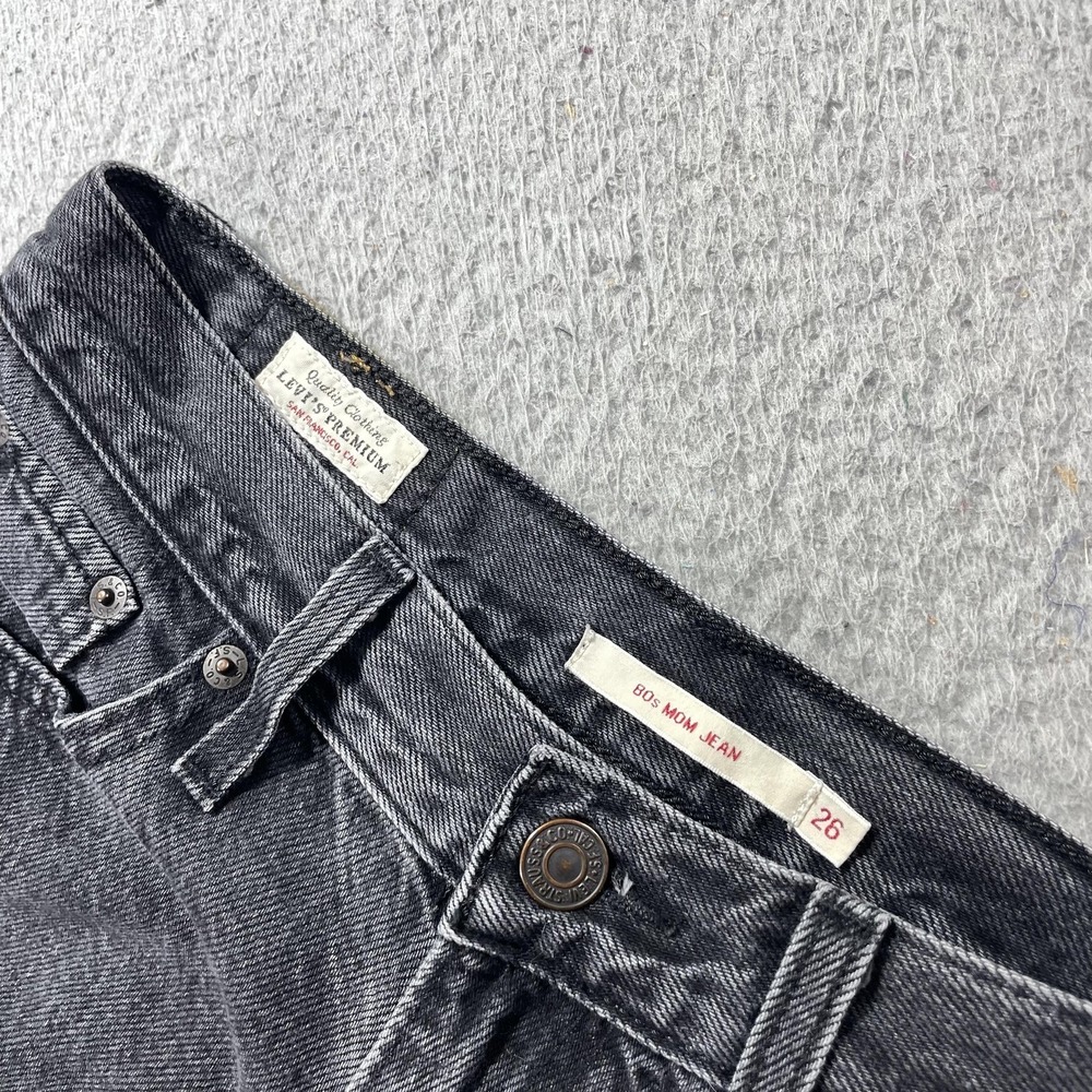 Levis Premium 80s Mom Jeans Womens 26 Charcoal High Rise Relaxed 26x30 Denim - Picture 2 of 12